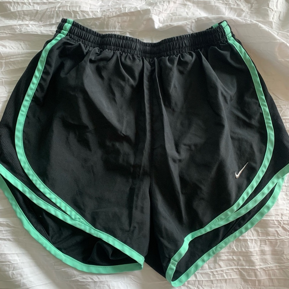 Nike Women’s Tempo shorts